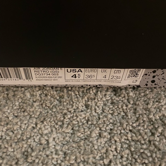 Air Jordan gray /silver reflective material size 4.5 - Picture 11 of 11
